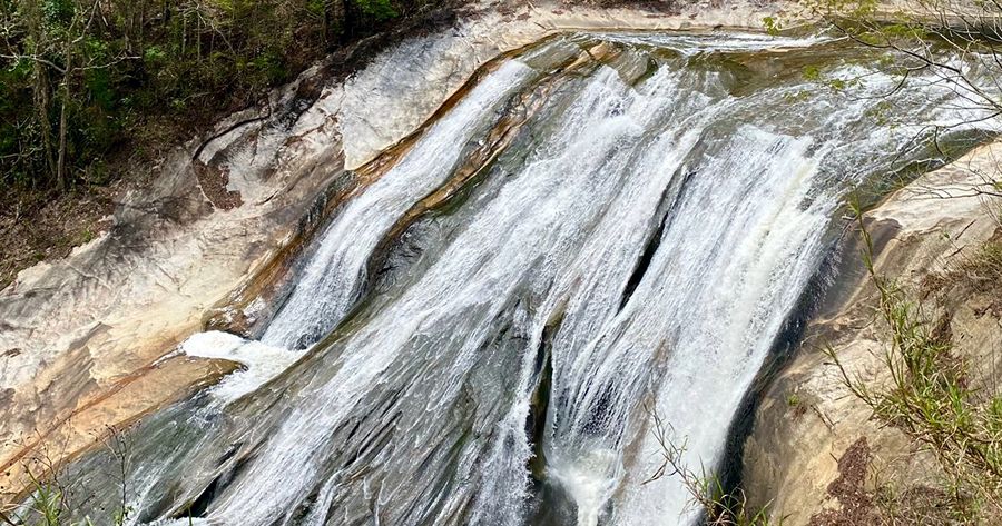 Cascata do Imbuí, patrimônio natural de Teresópolis - Foto: PMT